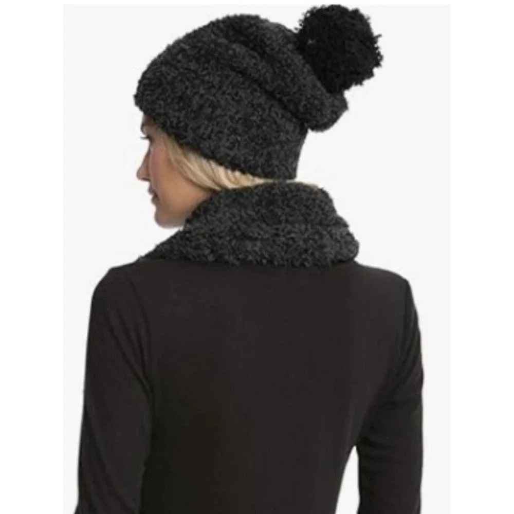BAREFOOT DREAMS COZYCHIC POM POM BEANIE & SCARF SET NWT $150 HEATHER CARBON BLAC